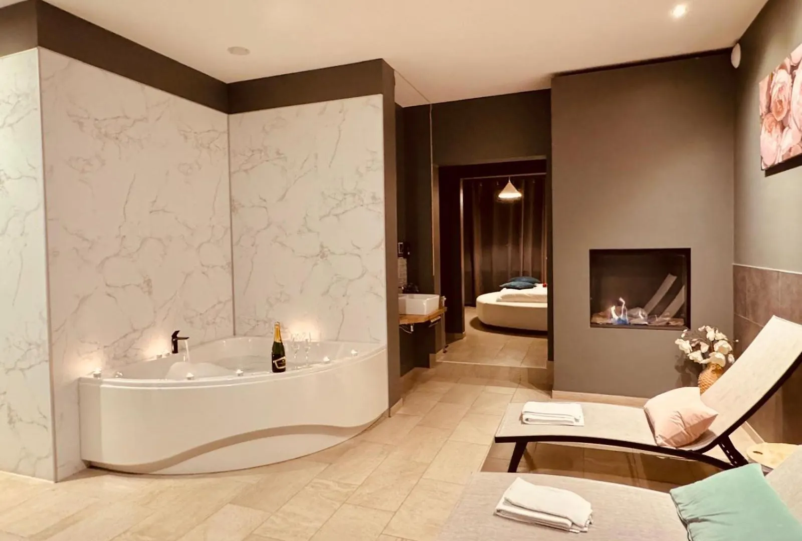 The Rose Suites contacts