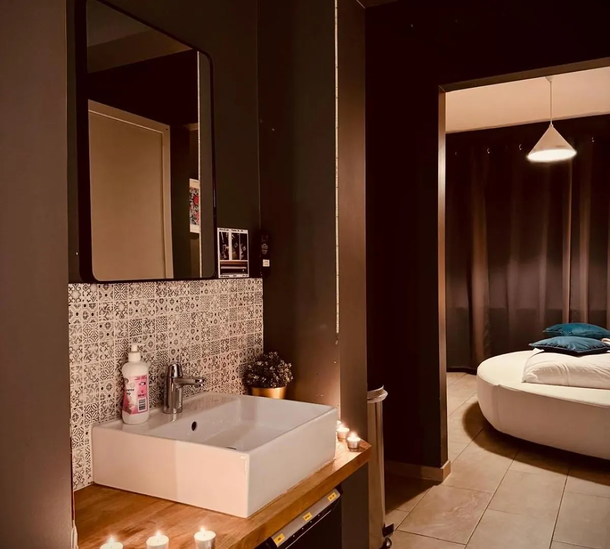 The Rose Suites 브뤼헤 0*,